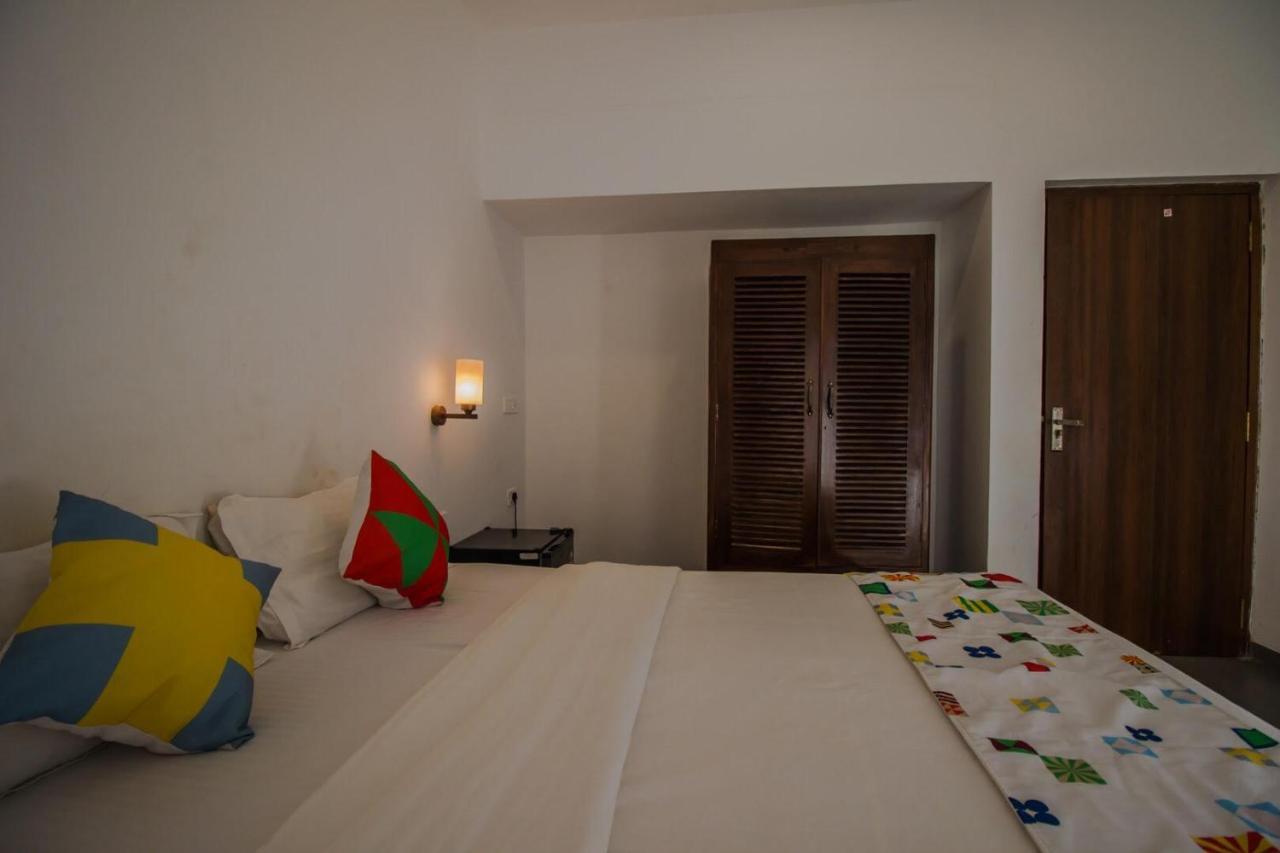 Ziba Beach Morjim Exterior photo