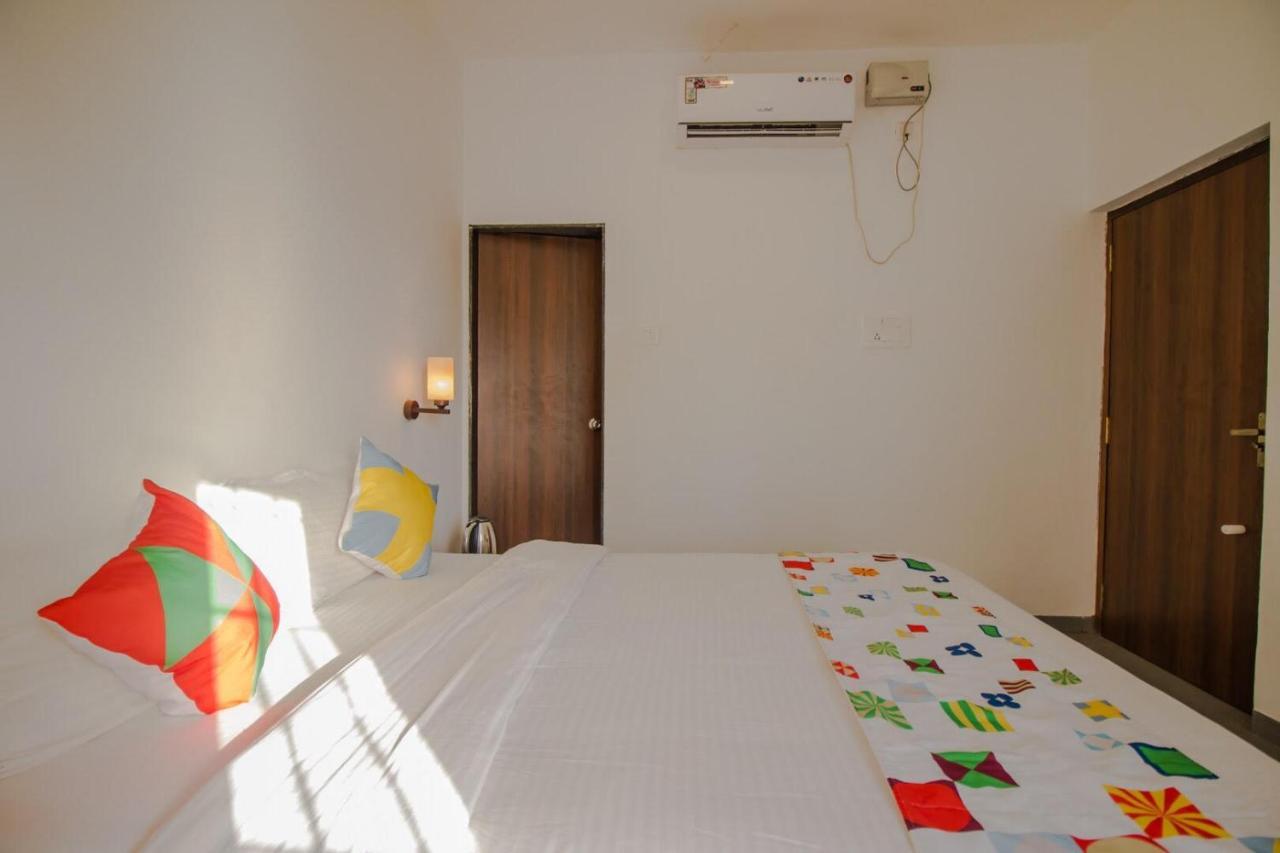 Ziba Beach Morjim Exterior photo